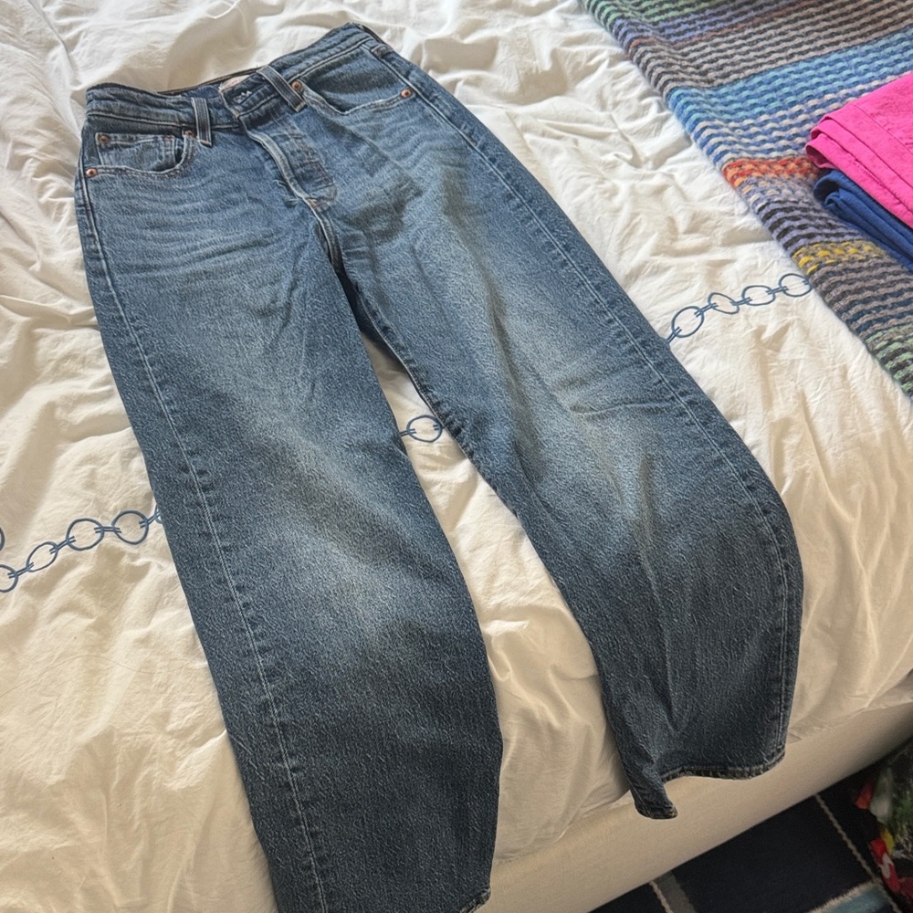 Levi’s ribcage straight ankle dark denim jeans size 24